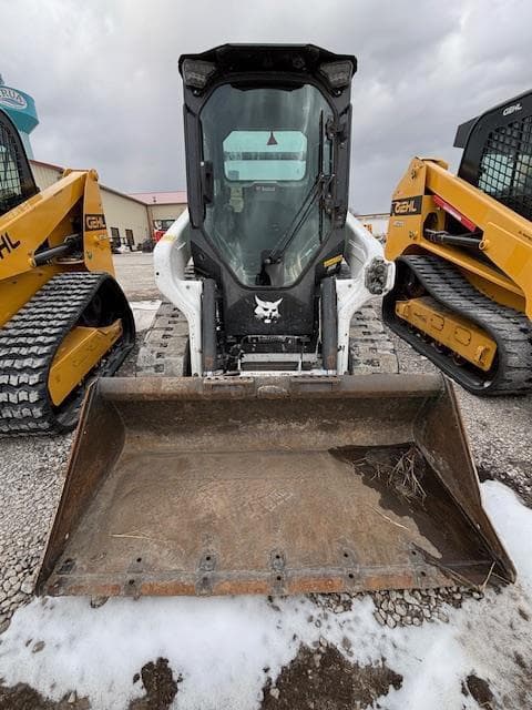 Image of Bobcat T66 equipment image 2