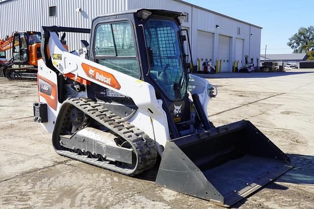 Image of Bobcat T66 equipment image 4