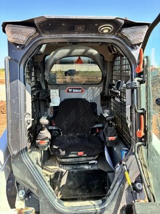 Image of Bobcat T66 equipment image 4