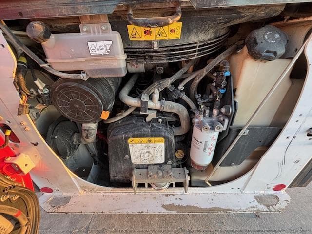 Image of Bobcat T66 equipment image 3