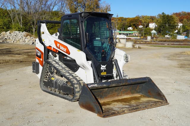 Image of Bobcat T66 equipment image 4