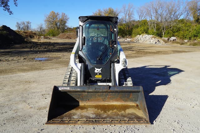 Image of Bobcat T66 equipment image 3