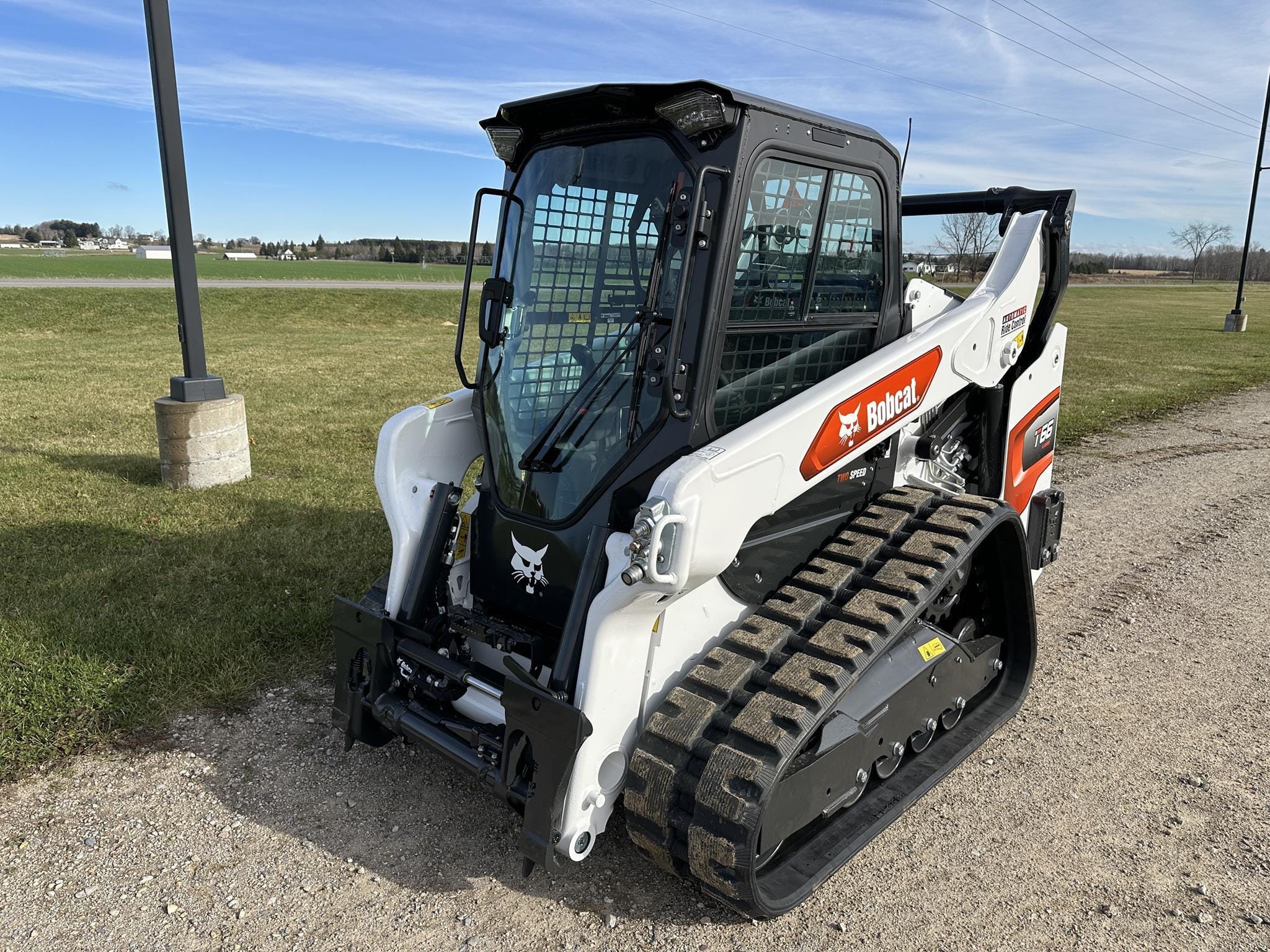 Main image Bobcat T66