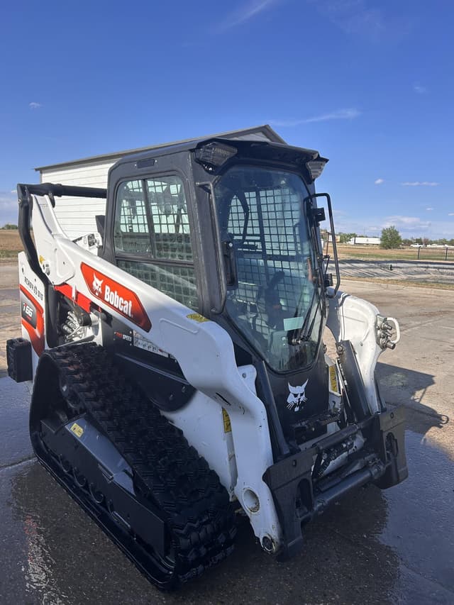 Image of Bobcat T66 equipment image 2