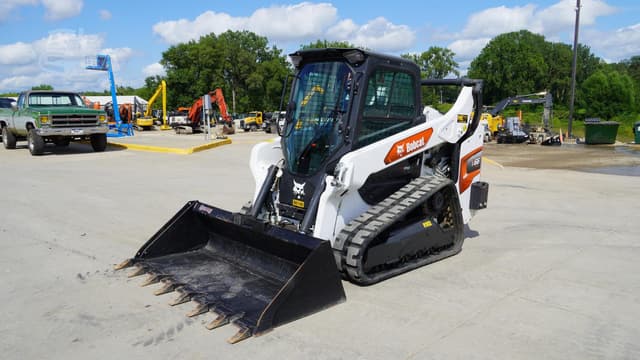 Image of Bobcat T66 equipment image 2