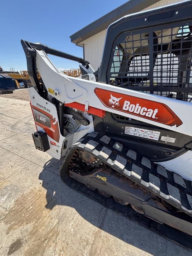 Image of Bobcat T66 equipment image 3