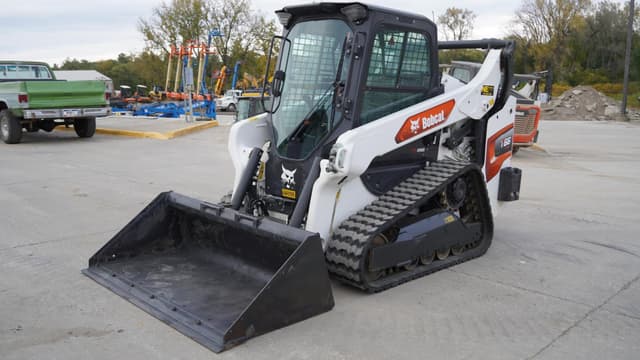 Image of Bobcat T66 equipment image 2