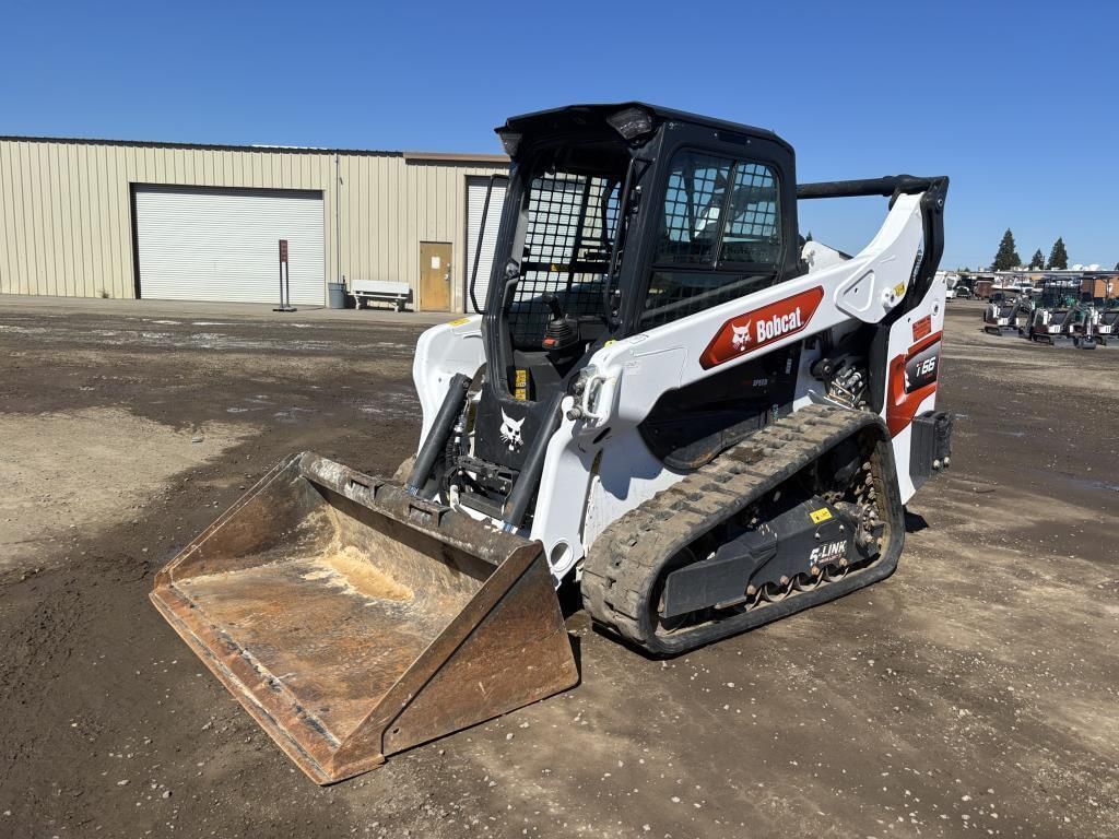 Main image Bobcat T66
