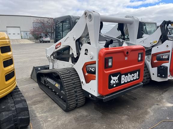 Image of Bobcat T740 equipment image 3