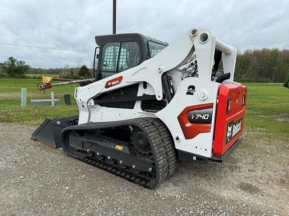 Image of Bobcat T740 equipment image 1