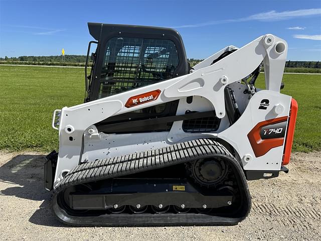 Image of Bobcat T740 equipment image 1