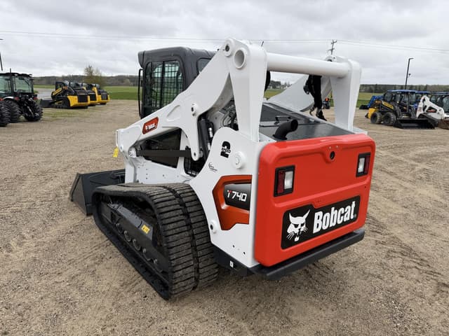 Image of Bobcat T740 equipment image 2