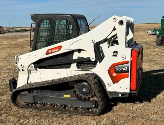 Image of Bobcat T740 equipment image 1