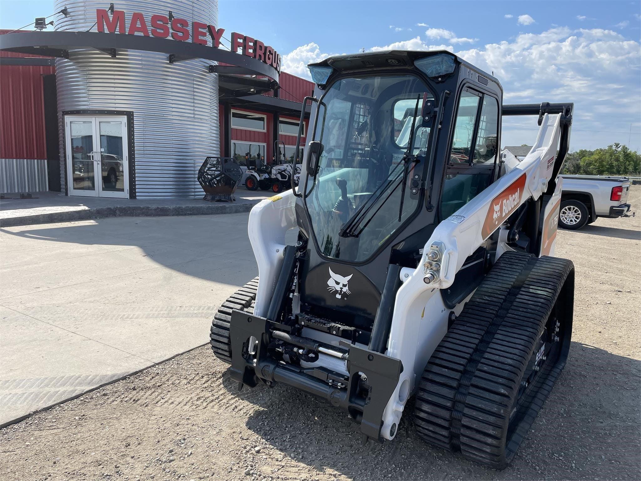 2024 Bobcat T76 Equipment Image0