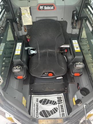 Image of Bobcat T76 equipment image 3