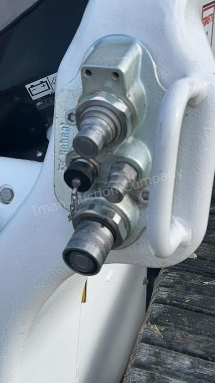 Image of Bobcat T76 equipment image 4