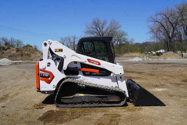 Image of Bobcat T770 equipment image 4