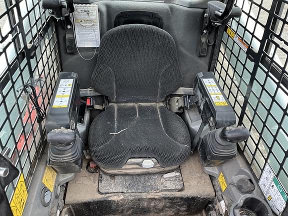 Image of Bobcat T770 equipment image 4