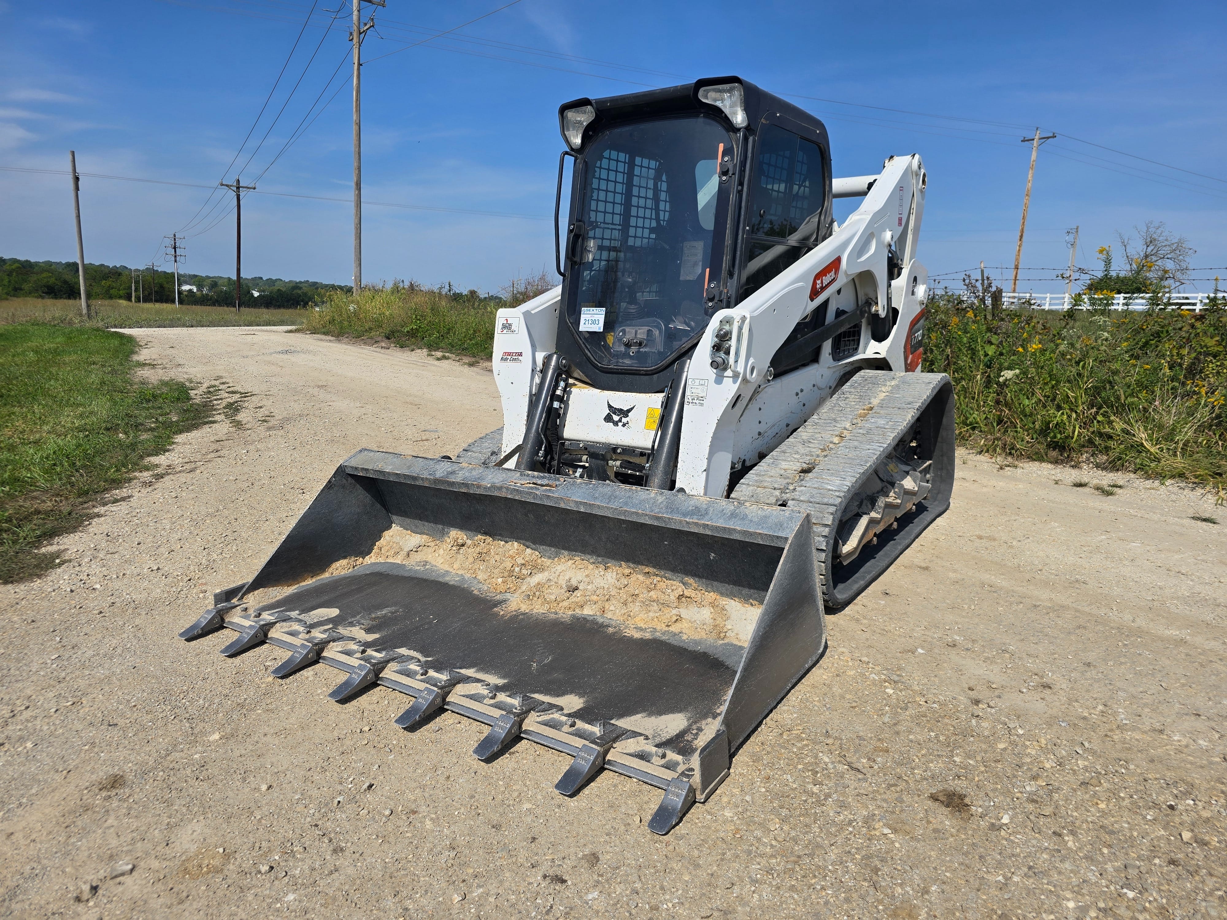 2024 Bobcat T770 Equipment Image0