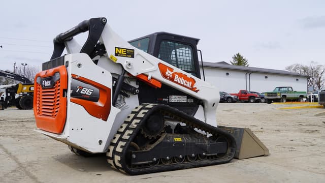 Image of Bobcat T86 equipment image 4