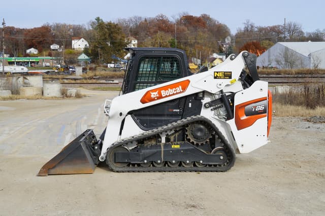 Image of Bobcat T86 equipment image 2