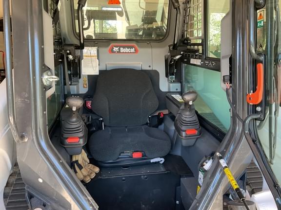 Image of Bobcat T86 equipment image 4