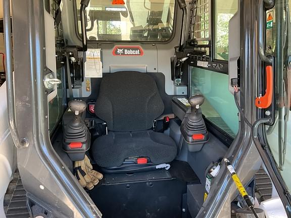 Image of Bobcat T86 equipment image 4
