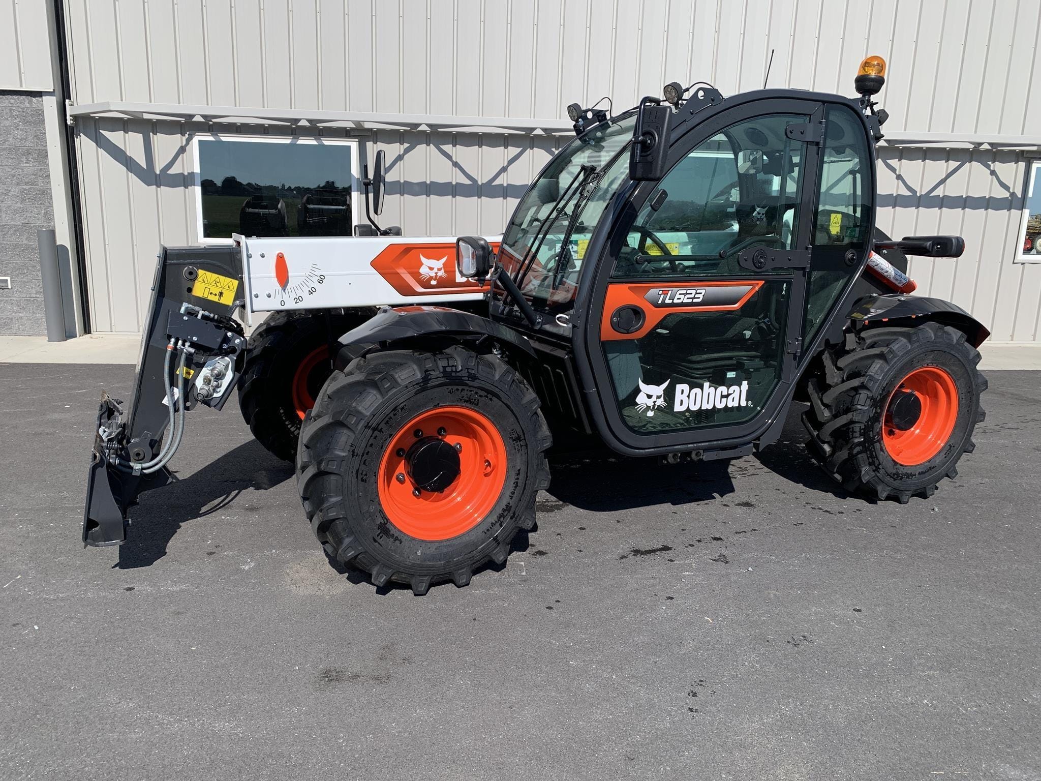 2024 Bobcat TL623 Equipment Image0