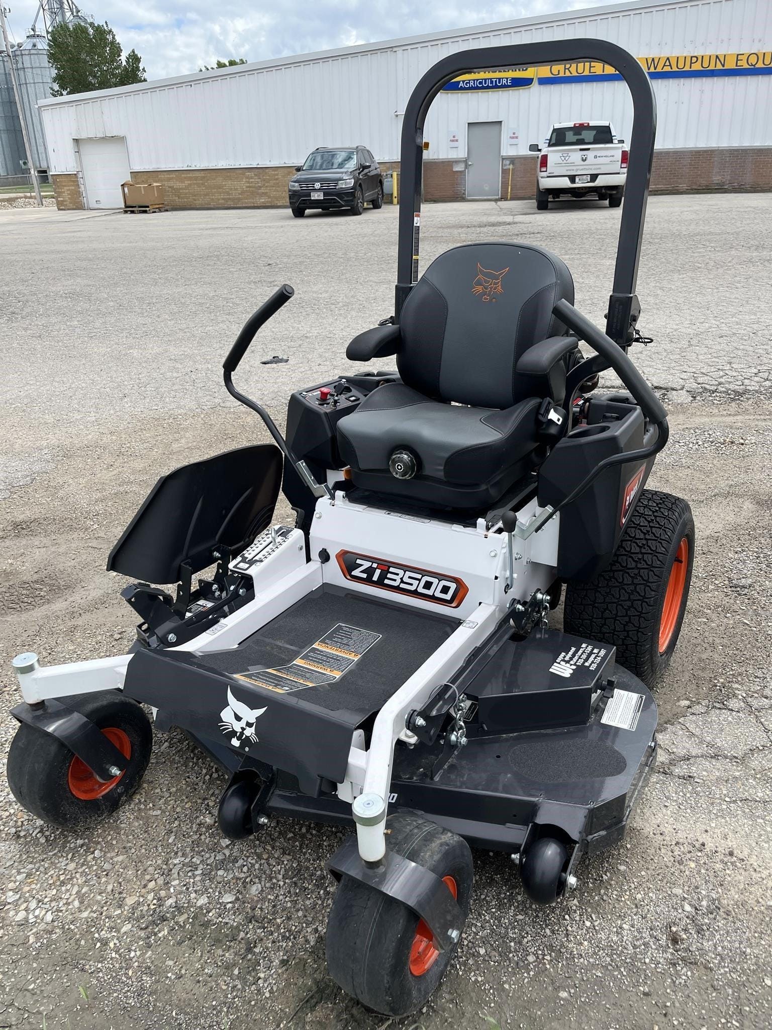 2024 Bobcat ZT3500 Equipment Image0