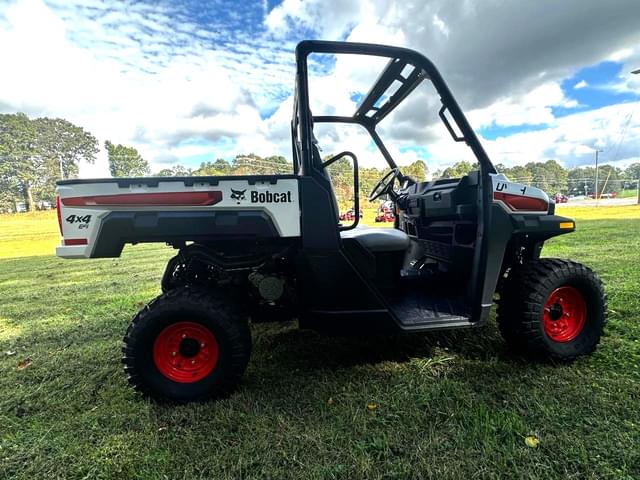 Image of Bobcat UV34 equipment image 2