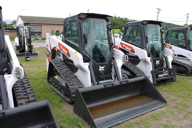 Image of Bobcat T62 equipment image 3