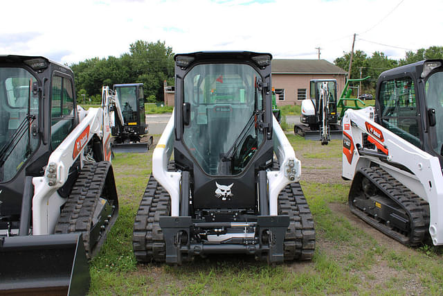 Image of Bobcat T62 equipment image 3