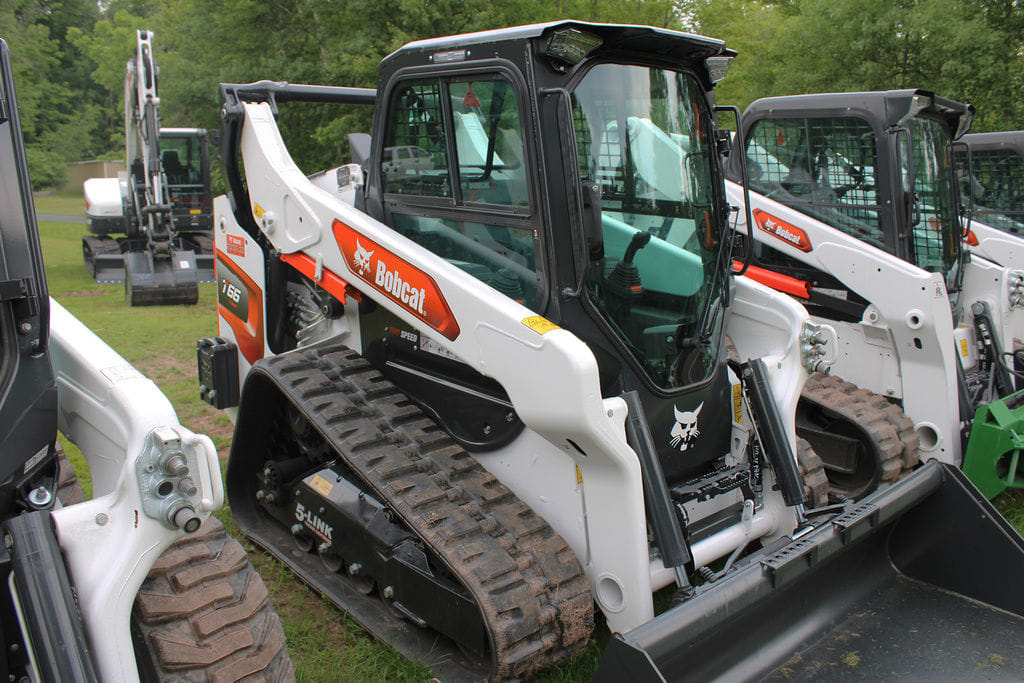 Main image Bobcat T66
