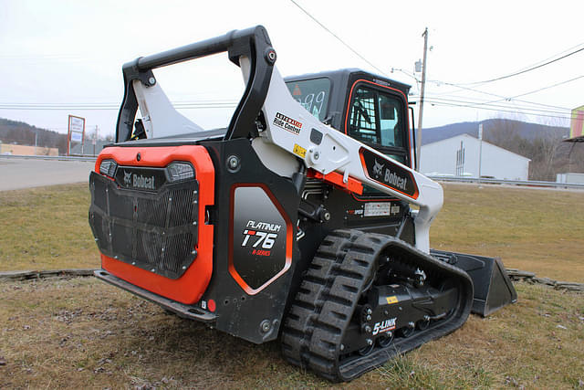 Image of Bobcat T76 equipment image 4