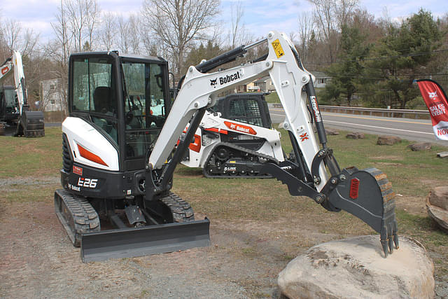 Image of Bobcat E26 equipment image 2