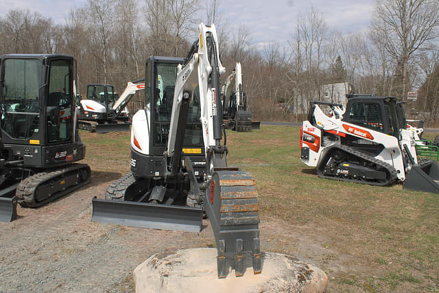 Image of Bobcat E26 equipment image 3