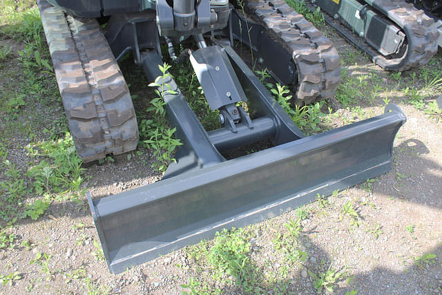 Image of Bobcat E32 equipment image 4