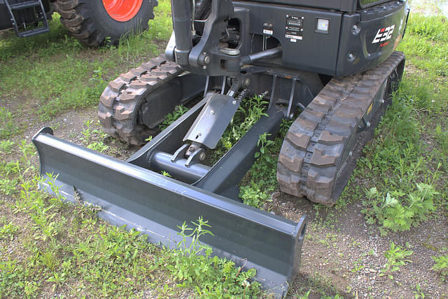 Image of Bobcat E32 equipment image 1