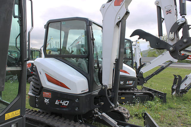 Image of Bobcat E40 equipment image 3