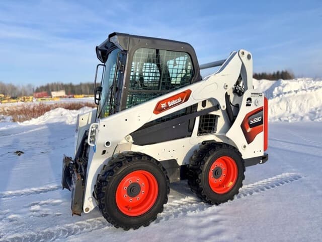 Image of Bobcat S590 equipment image 2