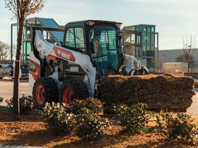 Image of Bobcat S76 equipment image 4