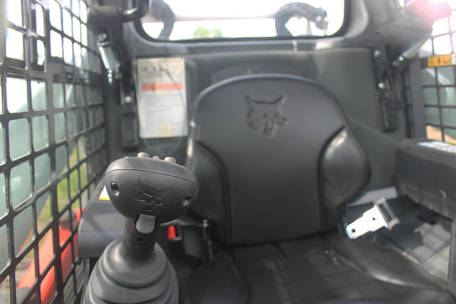 Image of Bobcat S770 equipment image 3
