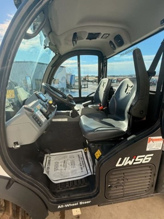 Image of Bobcat Toolcat 5600 equipment image 4