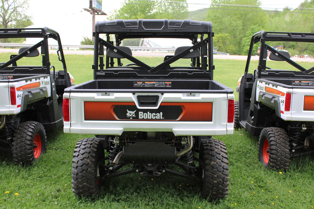 2024 Bobcat UV34XL Equipment Image0