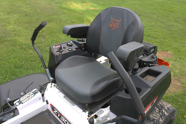 Image of Bobcat ZT3000 equipment image 1