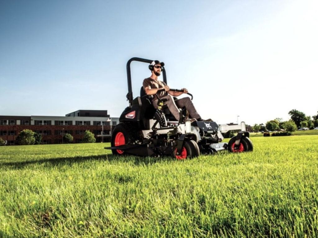 2024 Bobcat ZT7061SP Equipment Image0