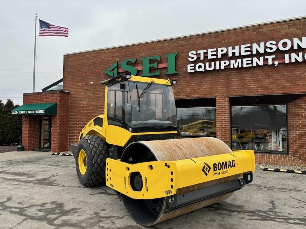 2024 Bomag BW211D-5 Equipment Image0