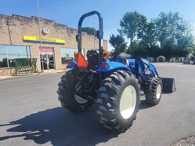 Image of New Holland Boomer 55 equipment image 4