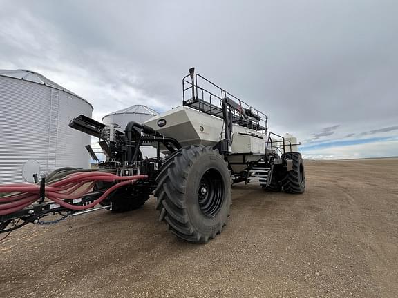 Image of Bourgault 3335 equipment image 4