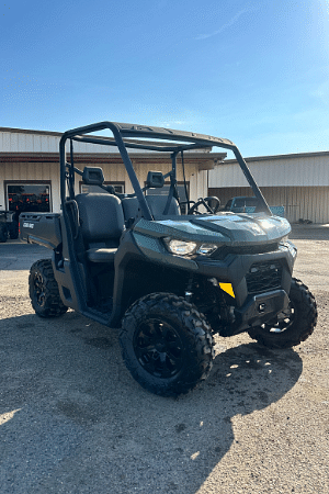 Image of Can-Am Defender HD9 Image 0